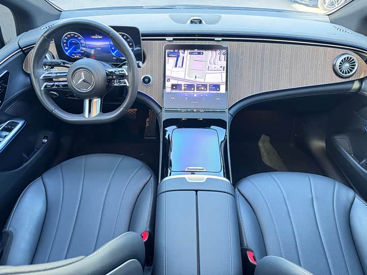 Фото 15 - Mercedes-Benz EQE