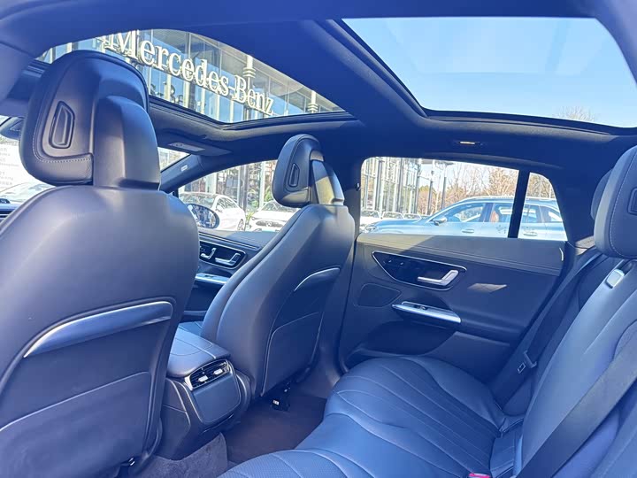 Фото 17 - Mercedes-Benz EQE