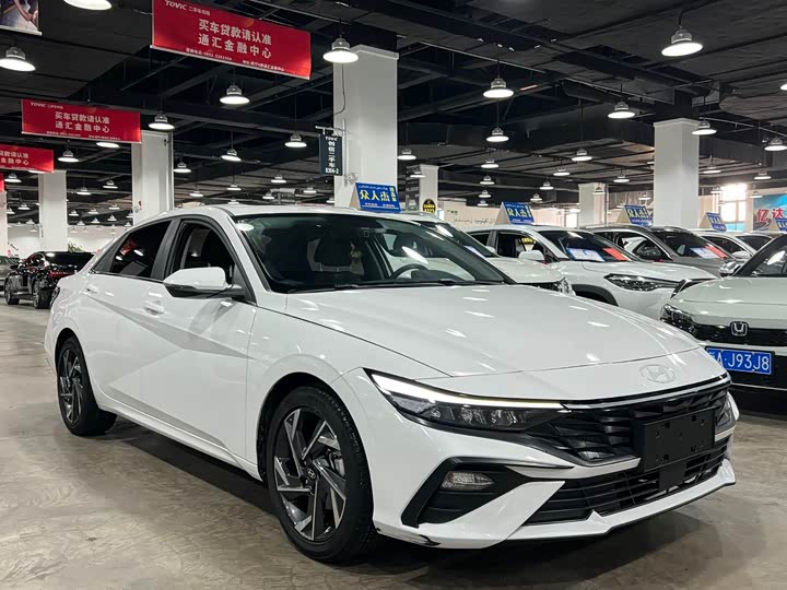 Фото 2 - Hyundai Elantra N line