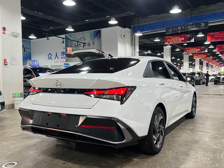 Фото 6 - Hyundai Elantra N line