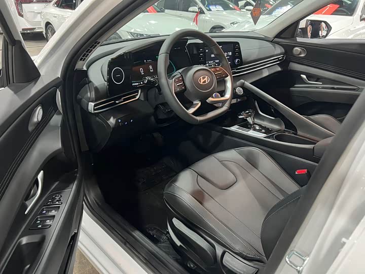 Фото 9 - Hyundai Elantra N line