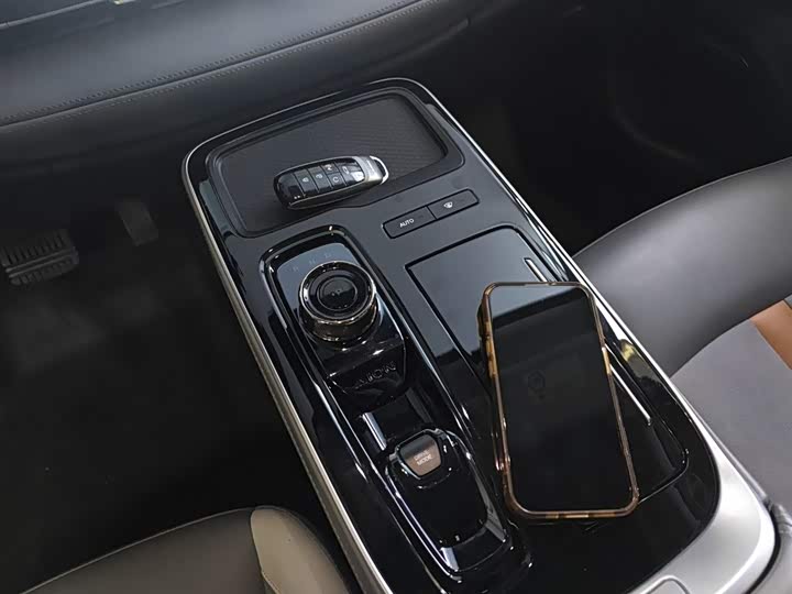 Фото 14 - GAC Aion S Plus