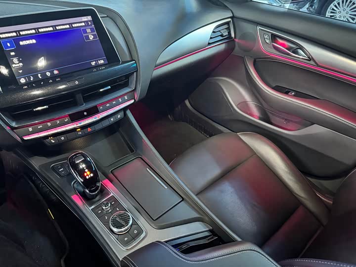 Фото 10 - Cadillac CT5