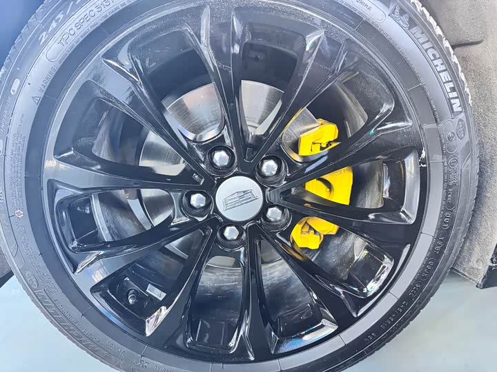 Фото 14 - Cadillac CT5