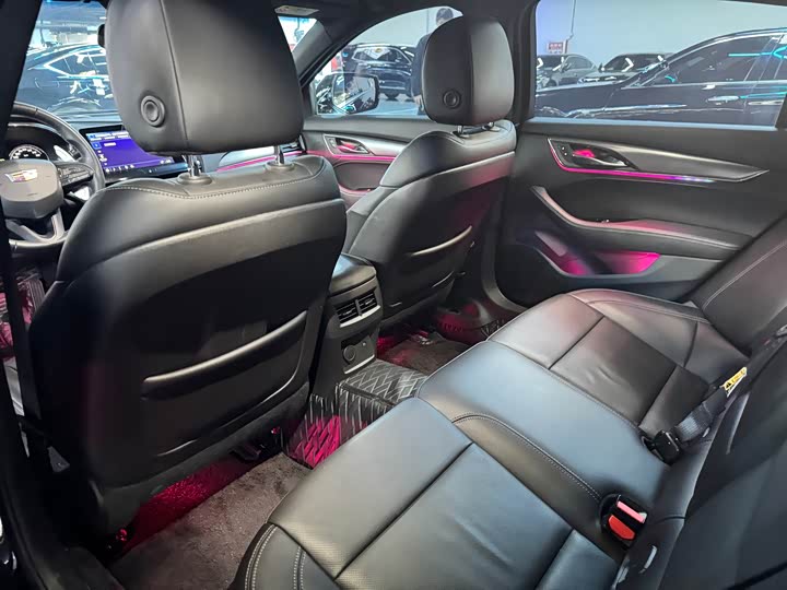 Фото 9 - Cadillac CT5