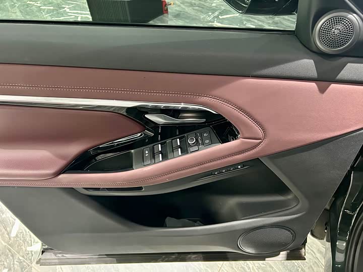 Фото 21 - Land Rover Range Rover Evoque L