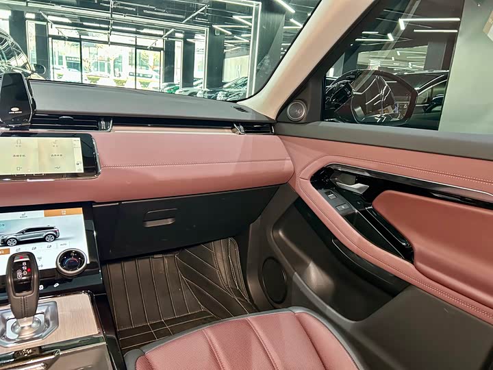 Фото 26 - Land Rover Range Rover Evoque L