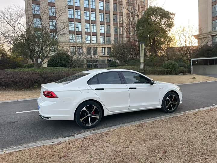 Фото 9 - Volkswagen Lamando L