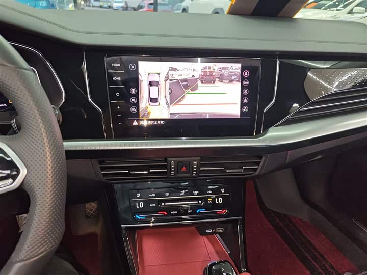 Фото 13 - Volkswagen Passat