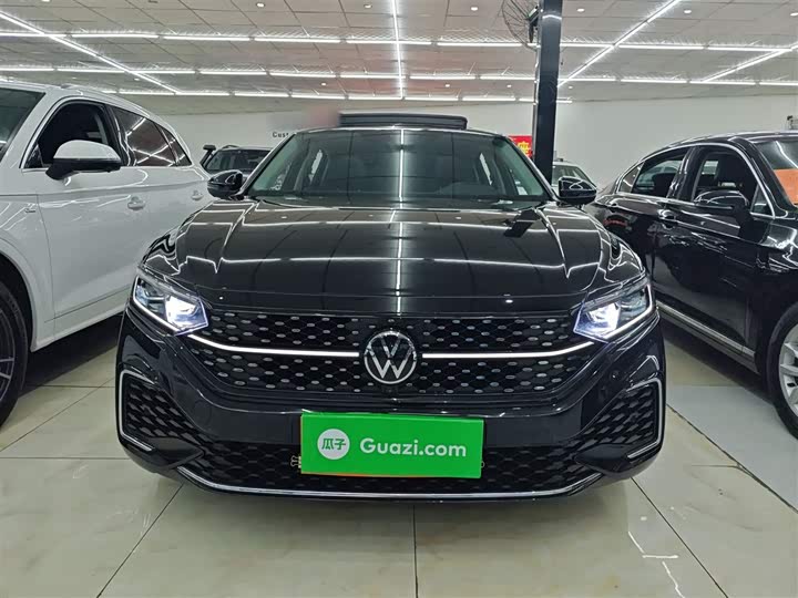 Фото 3 - Volkswagen Passat