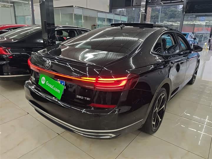 Фото 7 - Volkswagen Passat