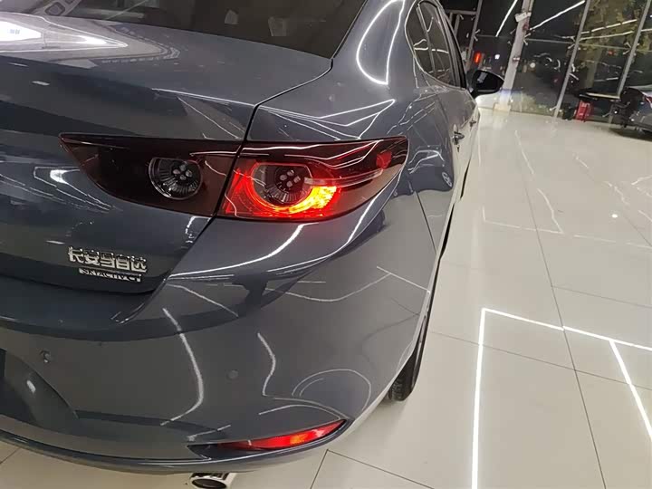 Фото 8 - Mazda 3 (Axela)