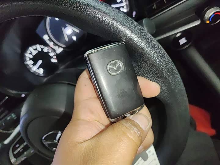 Фото 9 - Mazda 3 (Axela)