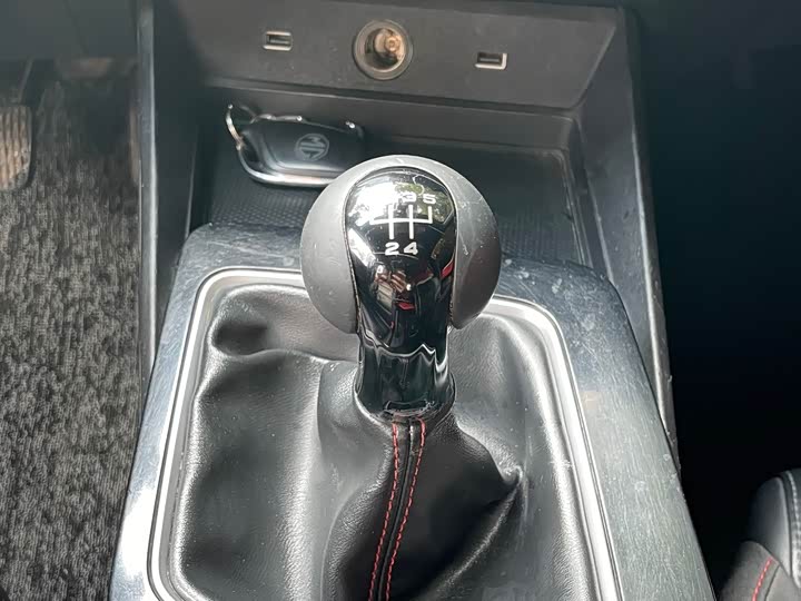 Фото 12 - MG Motor 5