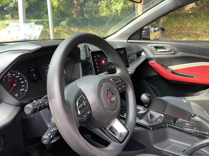 Фото 13 - MG Motor 5