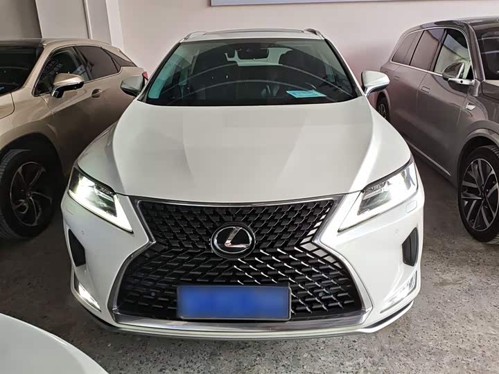 Фото 3 - Lexus RX