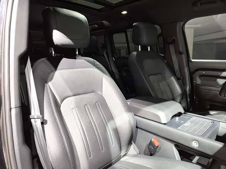 Фото 18 - Land Rover Defender