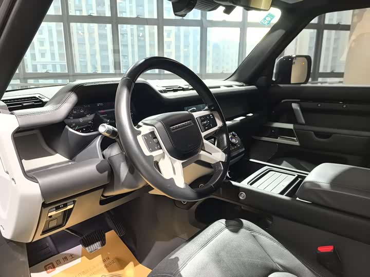 Фото 20 - Land Rover Defender