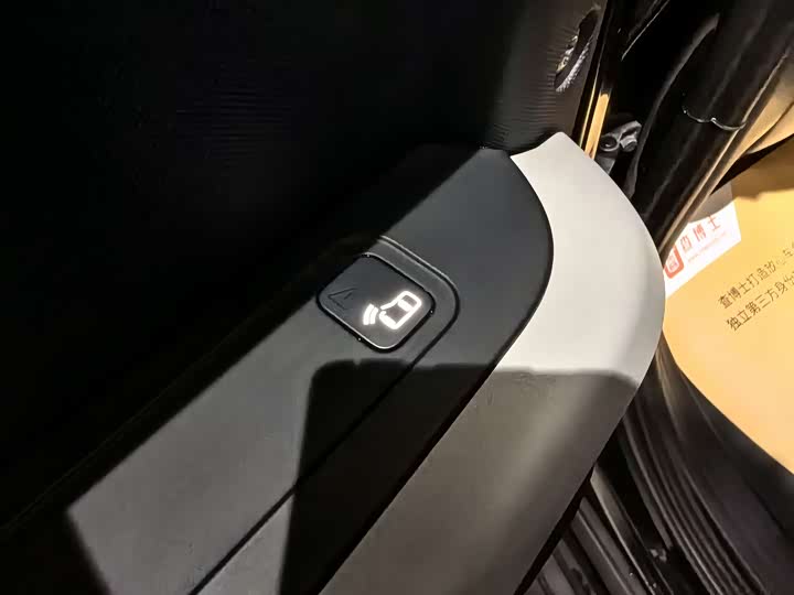 Фото 23 - Land Rover Defender