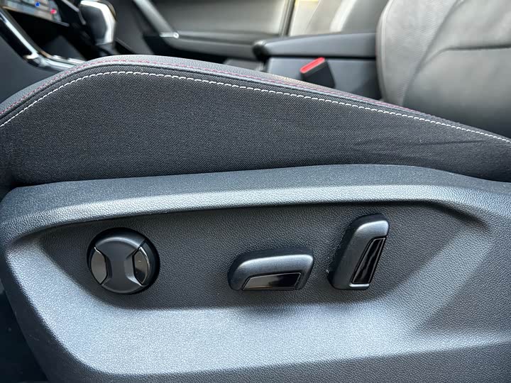 Фото 14 - Volkswagen Tayron