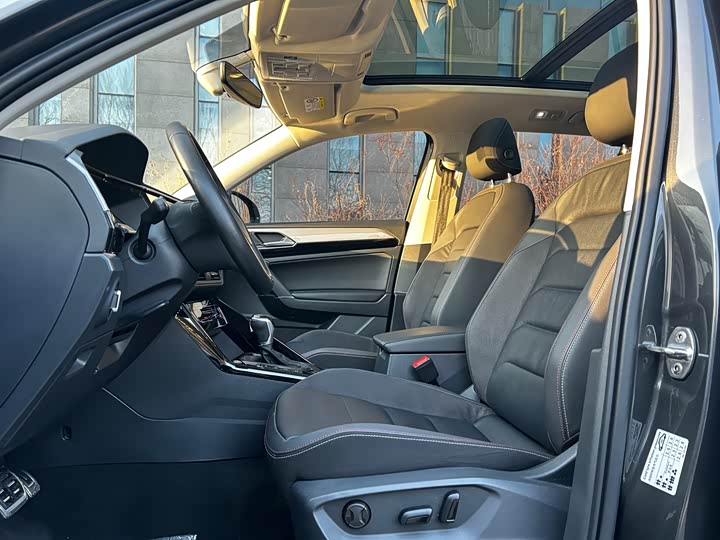 Фото 15 - Volkswagen Tayron