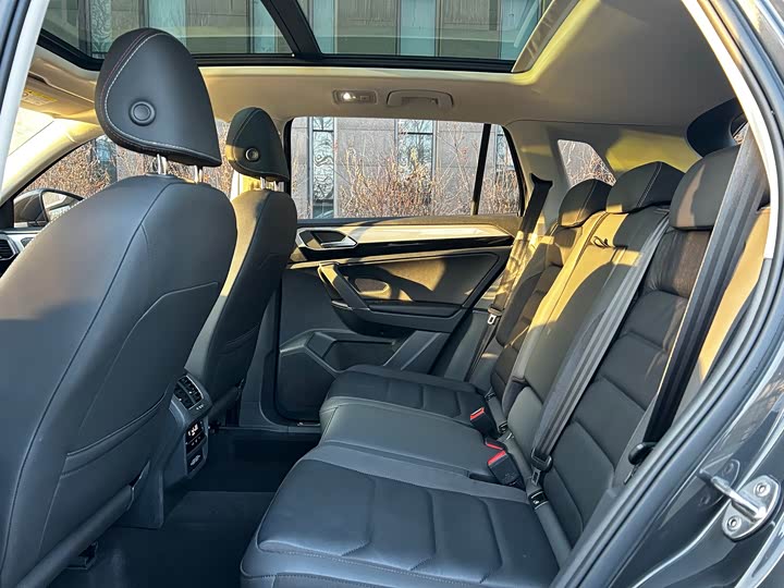 Фото 16 - Volkswagen Tayron