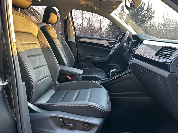 Фото 20 - Volkswagen Tayron