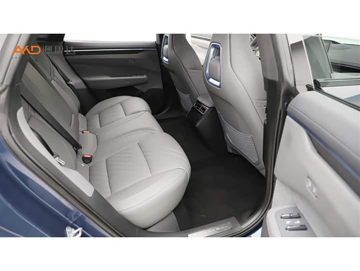 Фото 8 - Zeekr 001