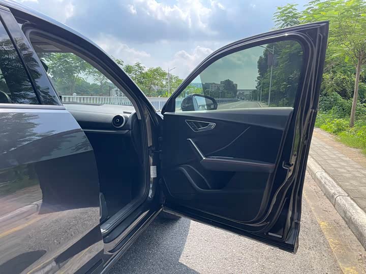 Фото 11 - Audi Q2L