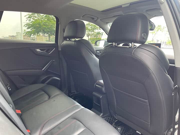 Фото 13 - Audi Q2L