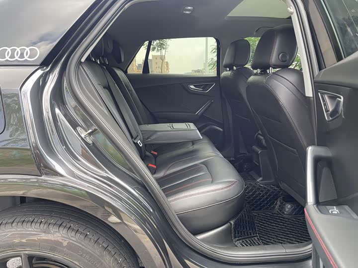 Фото 15 - Audi Q2L