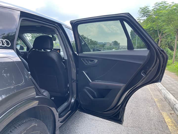 Фото 16 - Audi Q2L