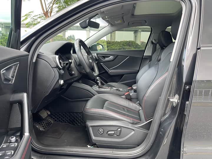 Фото 20 - Audi Q2L