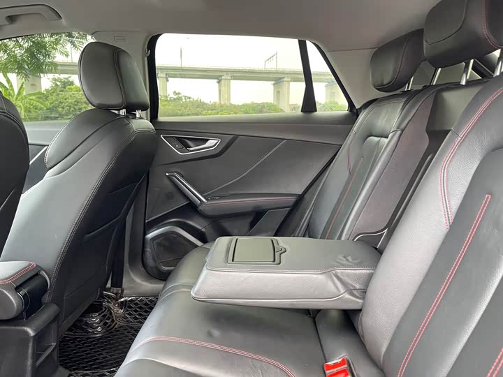 Фото 26 - Audi Q2L