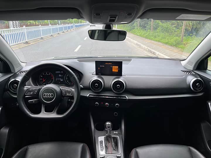 Фото 29 - Audi Q2L
