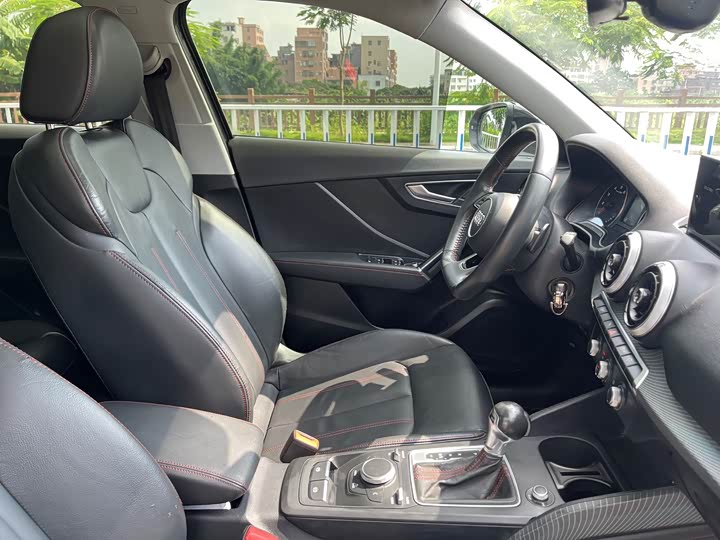 Фото 8 - Audi Q2L