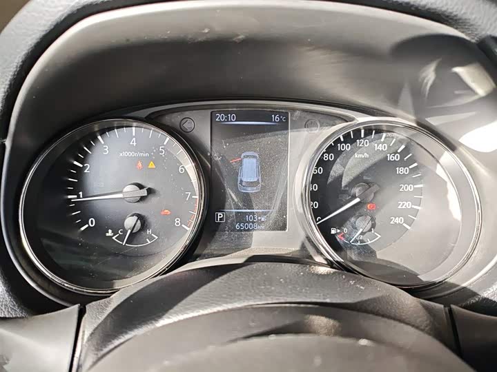 Фото 12 - Nissan X-Trail