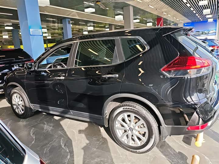 Фото 5 - Nissan X-Trail