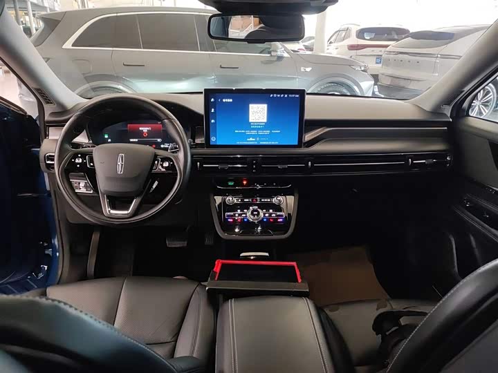 Фото 10 - Lincoln Corsair