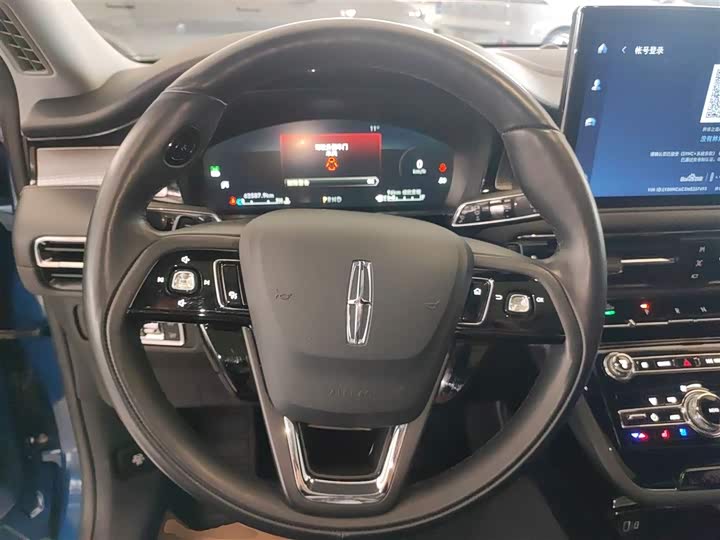 Фото 11 - Lincoln Corsair