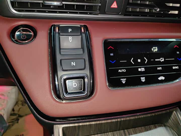 Фото 14 - Honda Elysion