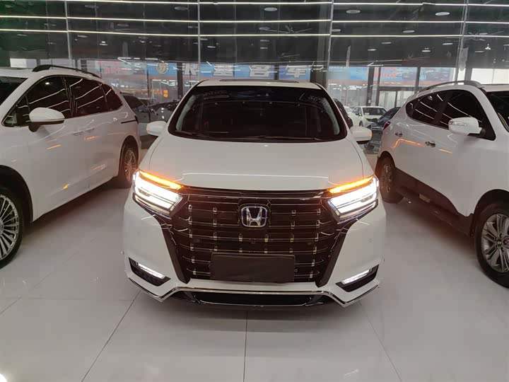 Фото 3 - Honda Elysion