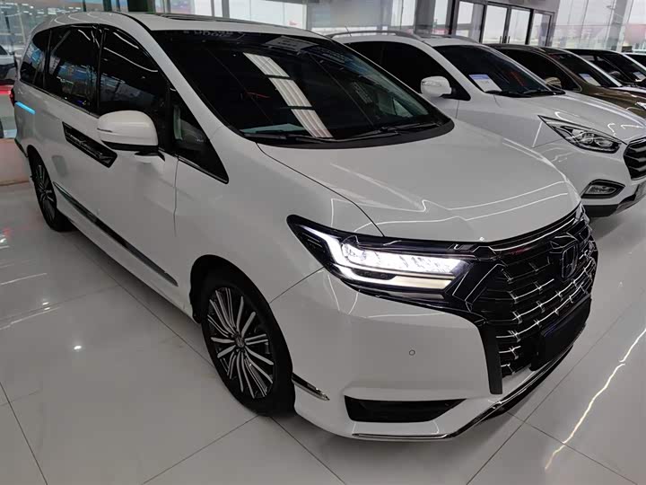 Фото 4 - Honda Elysion