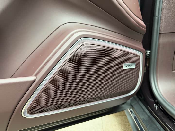 Фото 16 - Porsche Panamera