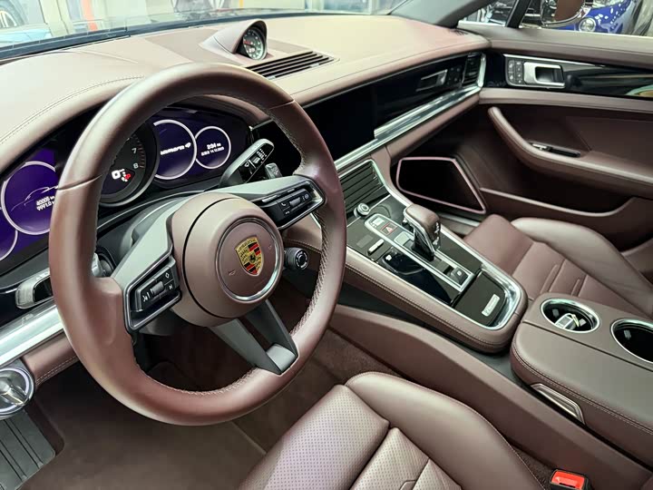 Фото 18 - Porsche Panamera