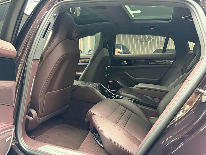 Фото 19 - Porsche Panamera