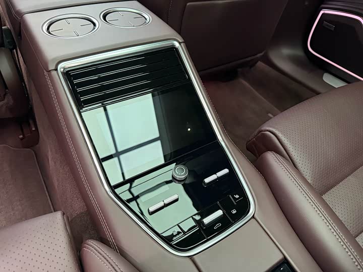 Фото 21 - Porsche Panamera