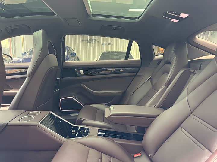 Фото 22 - Porsche Panamera