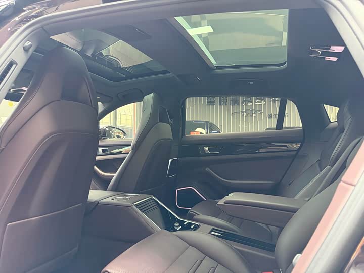 Фото 23 - Porsche Panamera