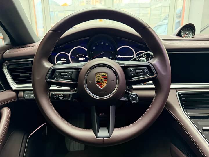 Фото 26 - Porsche Panamera